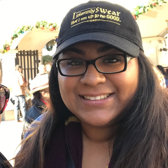 Meet your Posher, Roxanne - Picture 1 of 1